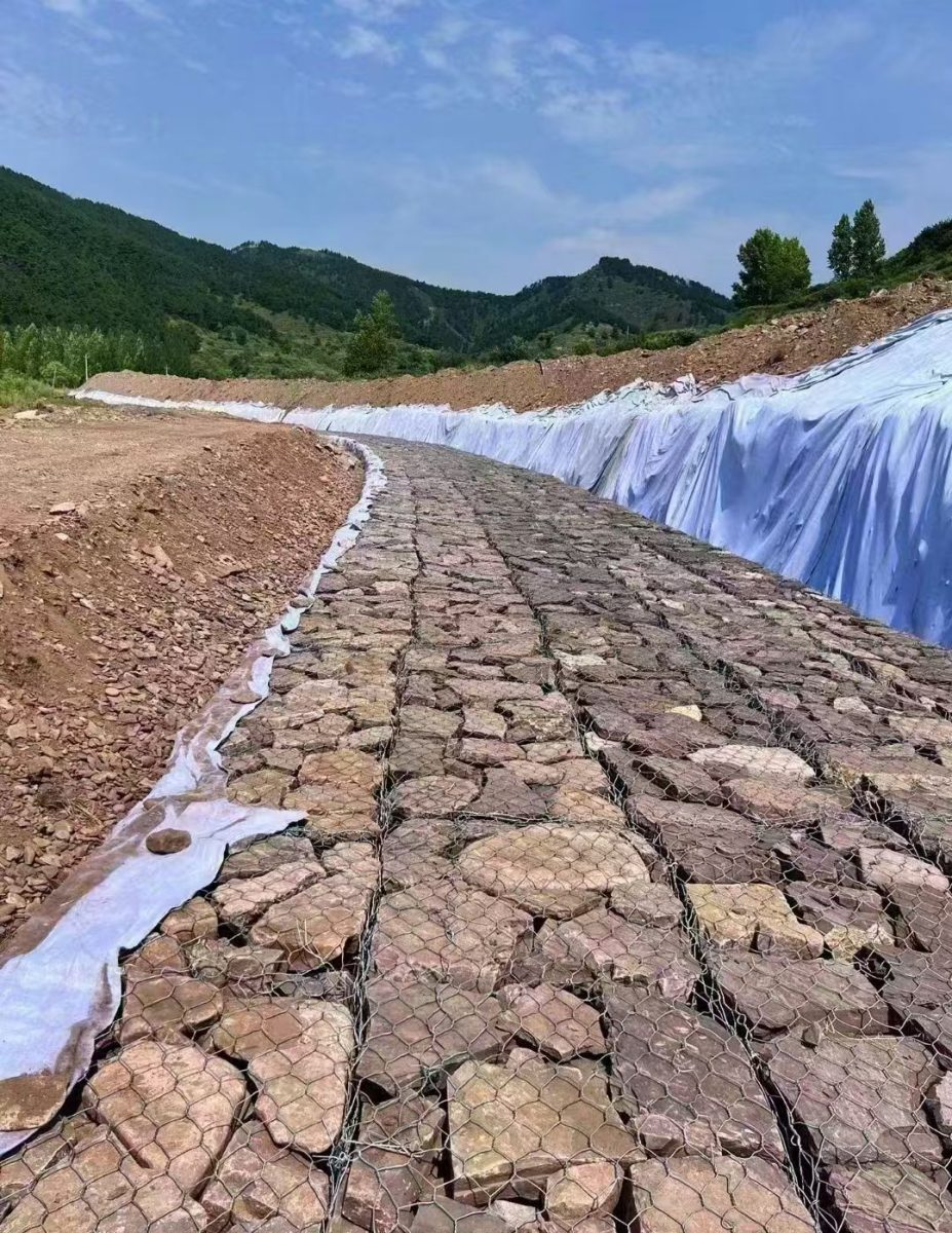 护垫护坡与植被恢复